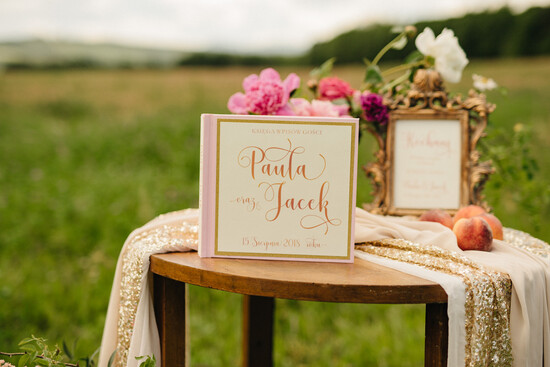 Księgi wpisów gości glamour ksiega pamiątkowa na wpisy gości weselnych, złota okładka wasze imiona i data 14/GLN/kwg