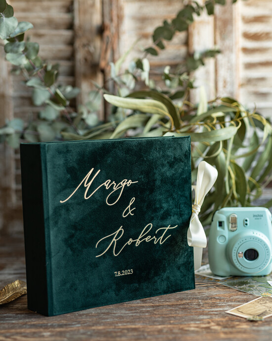 Księgi wpisów gości welurowe Zielona Welurowa Księga Wpisów Gości Ecru Kartki Księga Pamiątkowa welurowa ze Złotymi Napisami  15/inxVelWsD/kwg