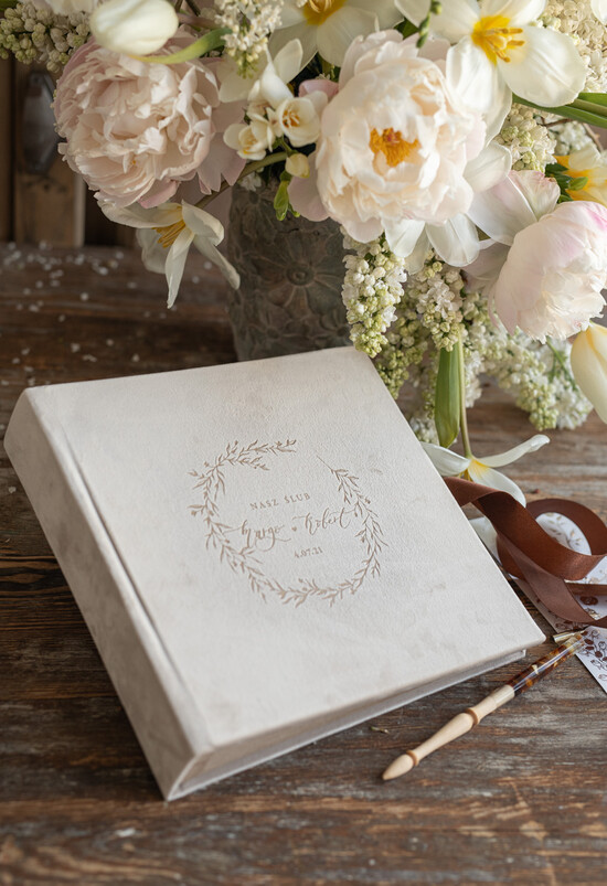 Księgi wpisów gości welurowe duży welurowy fotoalbum ślubny i ksiega gosci weselnych w jednym zdjęcia z instaxa i zyczenia    06/inxVelWsD/kwg