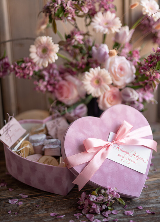 Prezenty, Podziękowania dla Rodziców Pudełka welurowe  podziękowania dla rodziców prezent welurowe serduszko ze słodkościami  01/serceSL/DLARODZICÓW