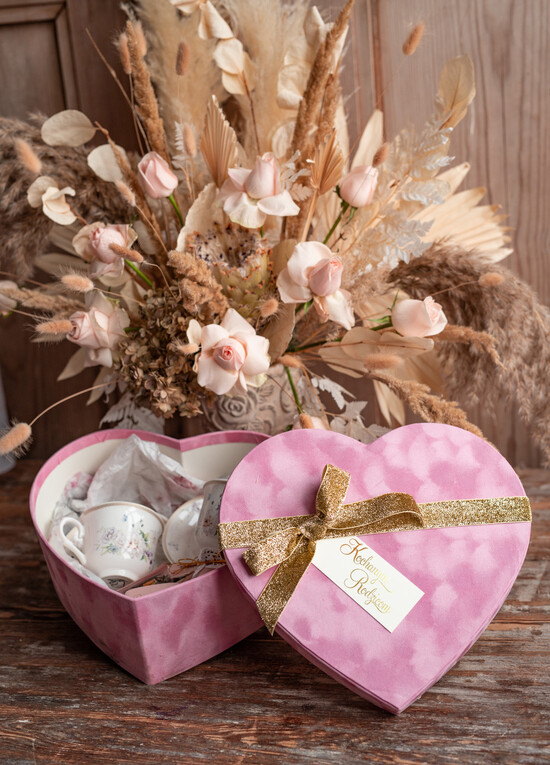 Prezenty, Podziękowania dla Rodziców Pudełka welurowe  pomysł na podziękowania prezent dla rodziców na weselu welurowe pudełko z filiżankami  14/serce/dlarodziców