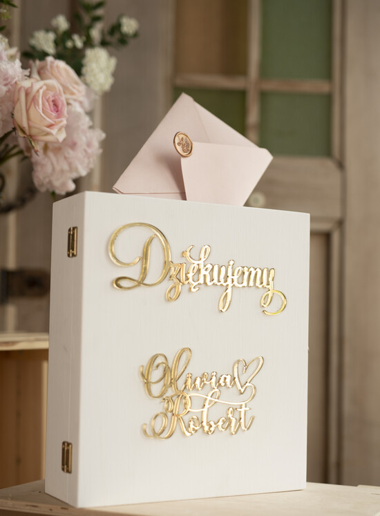 Pudełko na koperty  glamour ślubna biała skrzynka na koperty personalizowana błyszczące złote litery 03/gold/kopr