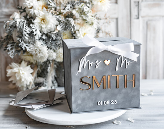 Pudełko na koperty  glamour Elegancka szara welurowa kopertówka ze złotymi napisami, szary cieniowany welur, pudełko na koperty, 01/velgrey/kopr