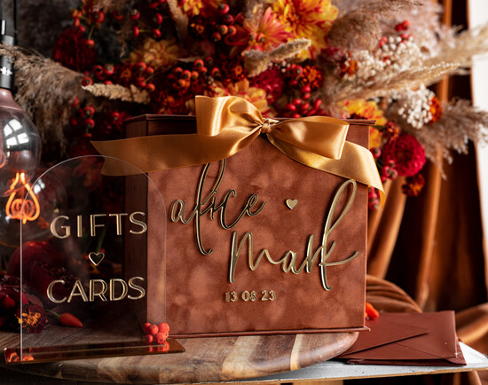 Pudełko na koperty  glamour Welurowa brązowo złota kopertówka ze złotymi napisami, brązowy cieniowany welur, pudełko na koperty, 02/velgold/koprZ