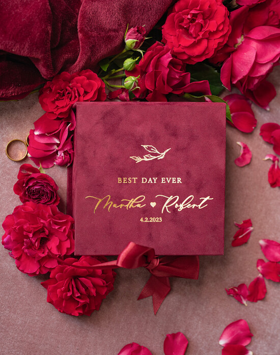 Pudełka Szkatułki na Obrączki glamour bordowa szkatułka na obrączki wasze imiona i data, welurowe pudełko na obrączki ślubne, eleganckie a 21/pudVel/szk