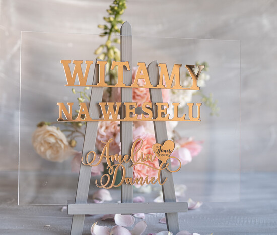 Plany stołów na pleksie - akryl Powitanie gości na weselu przezroczysta tablica złote lustrzane napisy  Witamy na weselu tablica z p 6/akrylP/PL