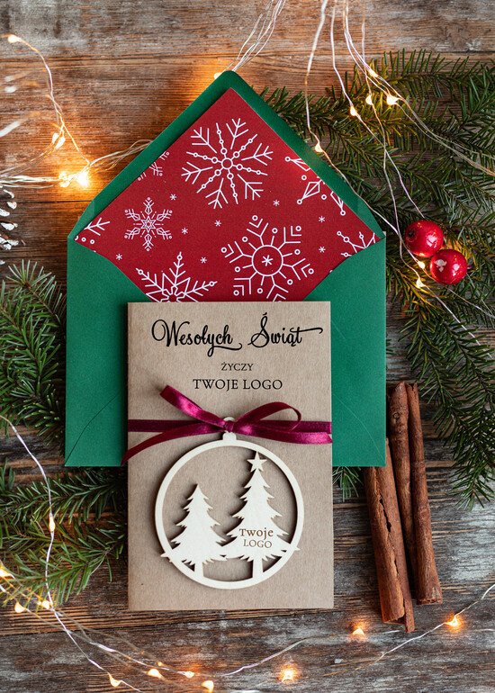Kartki świąteczne z logo firmy z magnesem lub zawieszką na choinkę kartki świąteczne dla firm Drewniana bombka zawieszka na choinke z Logo firmy świateczna kartka firm 60/mag/ksw