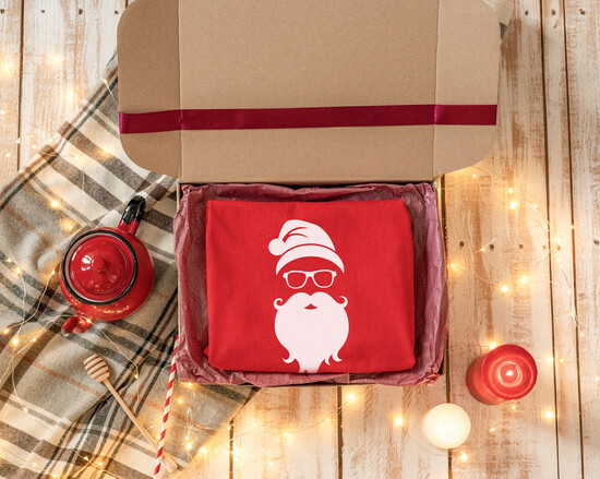 Prezenty oferta dla Firm zestawy skarpetki, koszulki z nadrukiem świąteczna damska koszulka różne rozmiary, czerwona świąteczna koszulka, koszulka świąteczna z nadru 02/koszZES/swieta