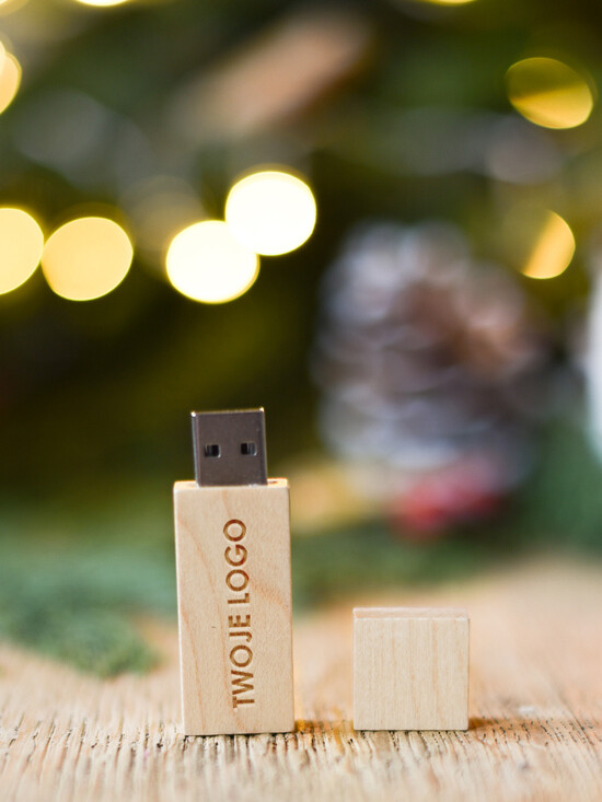 Prezenty oferta dla Firm pendrive podstawki na tablet telefon  zestawy świąteczne dla wymagających zestawy dla firm pendrive z logo    01/logoPDV/PDV