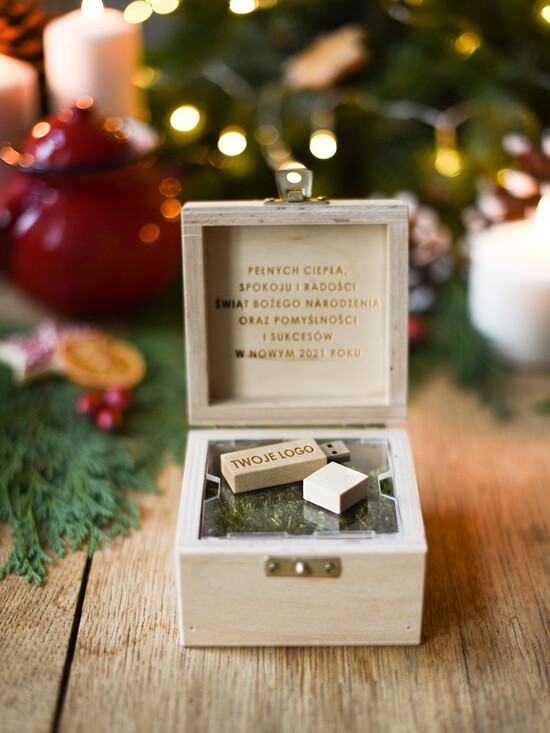 Prezenty oferta dla Firm pendrive podstawki na tablet telefon  prezent na święta zestawy dla firm z logo pendrive w drewnianej szkatułce     02/logodrewPDV/PDV