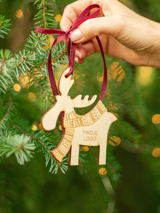 Prezenty oferta dla Firm drobne prezenty dla firm prezent na swieta dla firm, zawieszki bombka na choinkę drewniana  Drewniana Bombka z logo firmy 01/zawieszka/ZWK