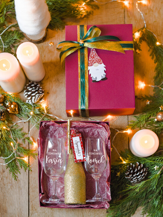 Prezenty indywidualne  zestawy do grzańca, piwa, szampana  wyjątkowe pomysł na prezent dla Rodziców grawerowane kieliszki  02/szampanP/WNO