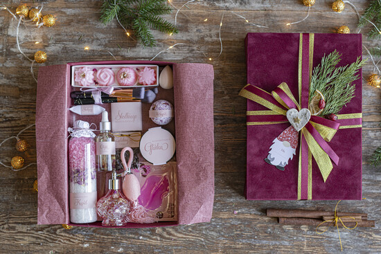 prezenty dla niej zestawy kosmetyczne  pomysł na praktyczny prezent dla mamy pod choinkę, zestaw kosmetyków do kąpieli 01/kos/ZK