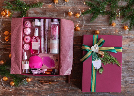 prezenty dla niej zestawy kosmetyczne  romantyczny prezent dla żony na święta, zestaw prezentowy aromatrapia kapielowa 05/roza/ZK