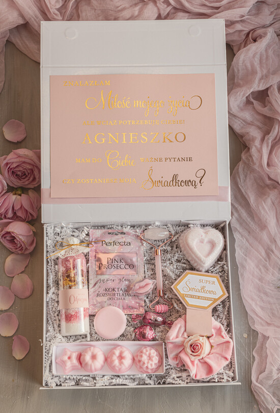 Prezenty dla świadków boxy prezentowe dla Świadkowej, prośba o świadkowanie  czy zostaniesz moją świadkową pomysł na prezent dla świadkowej, zestaw beauty dla świadkowej, box pr 08/boxNow/swiadkowa