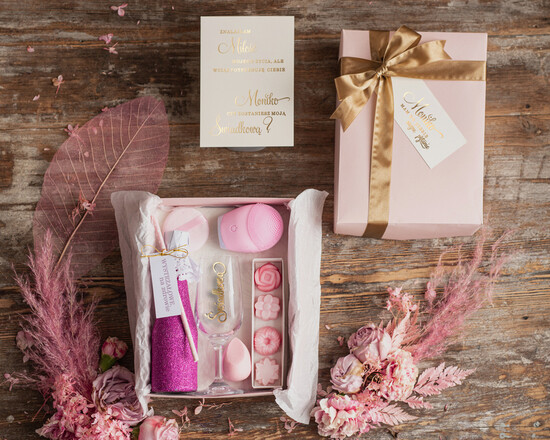 Prezenty dla świadków boxy prezentowe dla Świadkowej, prośba o świadkowanie   Zestaw Kosmetyków Czy zostaniesz moją Świadkową?- Mini Szampanek Brokatowy I Szampanówka Grawerowan 03/pudkosSRgr/boxswiad