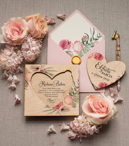Prezenty dla Babci i Dziadka Prezenty dla Babci Drewniana Kartka z życzeniami na Dzień Babci, Kartka Drewniane Serce Dla Babci  01/KarSerce/KarB
