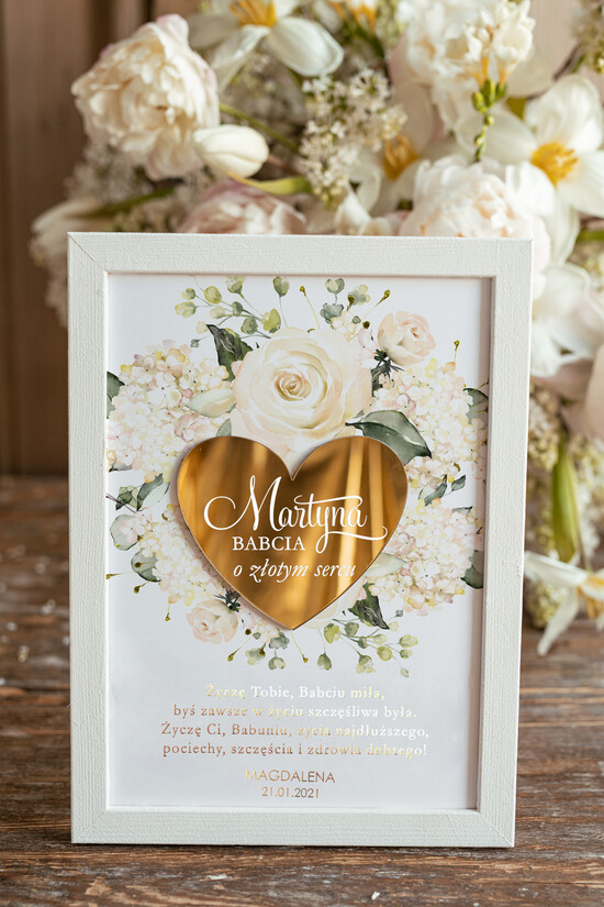 Prezenty dla Babci i Dziadka Prezenty dla Babci Prezent na dzień Babci Ramka dla Babci o złotym sercu z życzeniami 02/serce/ramka