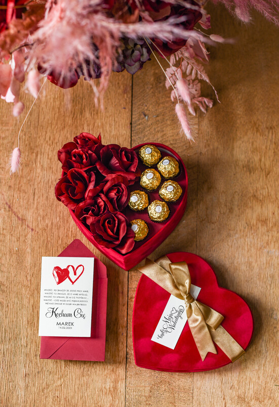 Walentynki prezent na walentynki dla Niej   kreatywny prezent dla dziewczyny na walentynki flowerbox i słodkości  03/fwrbox/Walentynki