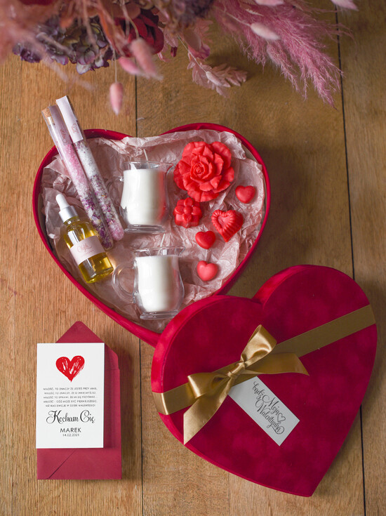 Walentynki prezent na walentynki dla Niej  pomysł na prezent dla Niej walentynkowy prezent dla żony świeca do masażu 02/sercemas/Walentynki