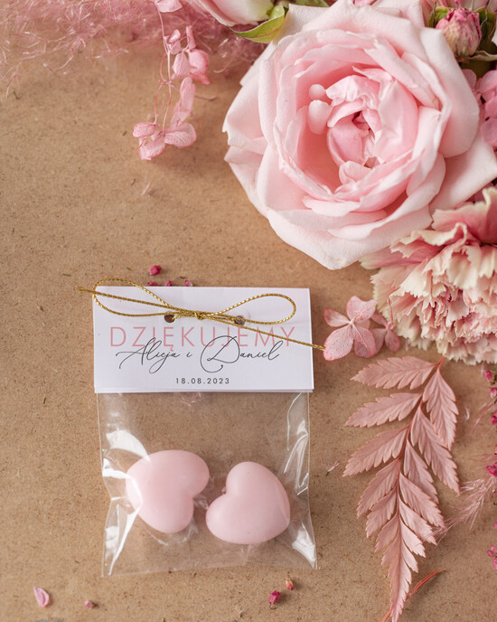 Podziękowania dla Gości Weselnych Mydełka Świece Zawieszki sojowe pomysłowe podziękowania dla gości weselnych różowe mydełka serduszka  01/velOplak/mydelko