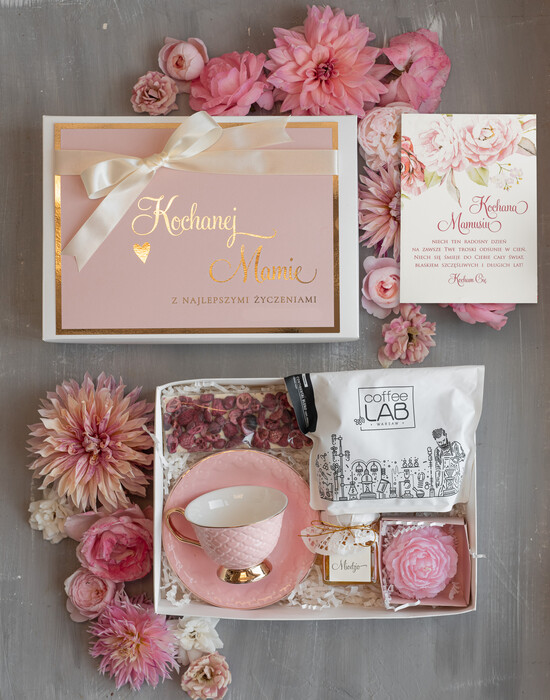 Prezenty dla Mamy zestawy w welurowych i ozdobnych pudełkach  Fajne pomysły na prezent z okazji Dnia Mamy, co kupić na Dzień Mamy, box prezentowy dla mamy, zestaw 11/boxFn/DLAMAMY