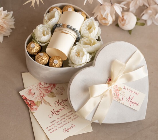 Prezenty dla Mamy zestawy w welurowych i ozdobnych pudełkach  łańcuszek Mama ze stali chirurgicznej, pomysł na prezent dla Mamy łańcuszek i bransoletka na dzień M 11/pudVelserce/DLAMAMY