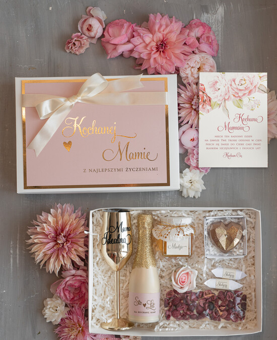 Prezenty dla Mamy zestawy w welurowych i ozdobnych pudełkach  pomysł na prezent z okazji dnia mamy, ozdobne pudełko z dedykacją dla Mamy, prezenty na dzień Mamy  09/boxNsz/DLAMAMY