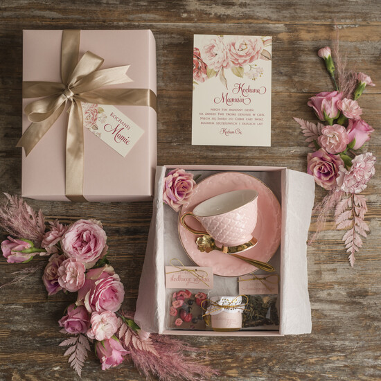 Prezenty dla Mamy zestawy w welurowych i ozdobnych pudełkach  pomysł na prezent dla mamy pudełko z  filiżanką prezent na dzień Matki  04/pudFilSR/DLAMAMY