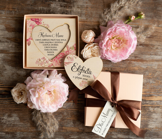 Prezenty dla Mamy kartki i magnesy na lodówkę z życzeniami  prezent urodzinowy dla Mamy, personalizowana kartka z dedykacją 05/drewPUD/DLAMAMY