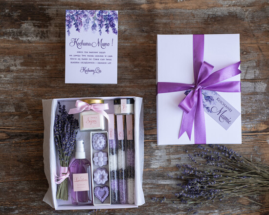 Prezenty dla Mamy Zestawy kosmetyczne  Praktyczny  Prezent dla Mamy na Urodziny  Lawendowy Zestaw Kosmetyków Lawendowych  01/pudLaVkosSR/DLAMAMY
