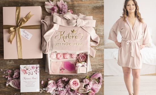 Prezenty dla Mamy Zestawy kosmetyczne  Pomysł na Prezent dla Mamy Zestaw  Szlafrok Welurowy z Napisem i Fiiżanka 01/pudkosSZLFILI/DLAMAMY
