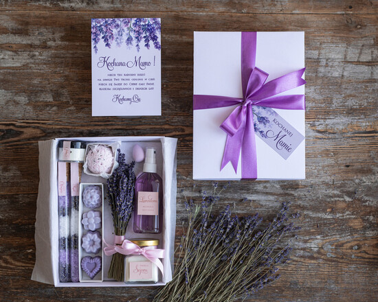 Prezenty dla Mamy Zestawy kosmetyczne  wyjątkowy prezent na dzień mamy lawendowy zestaw kosmetyków dla Mamy na urodziny   04/pudLaVkosSR/DLAMAMY