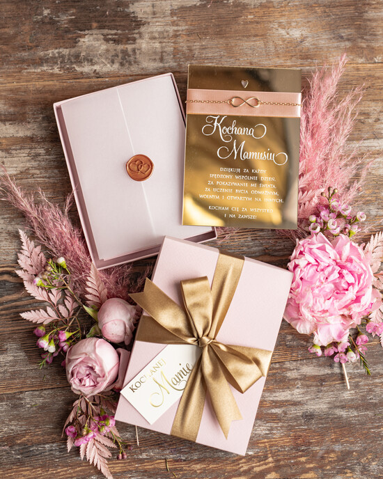 Prezenty dla Mamy biżuteria, pudełka, szkatułki na biżuterie  Prezent na Dzień Mamy zyczenia na lustrze i bransoletka  nieskończoność Upominek dla Mamy 02/plexLu/pudBRAplx