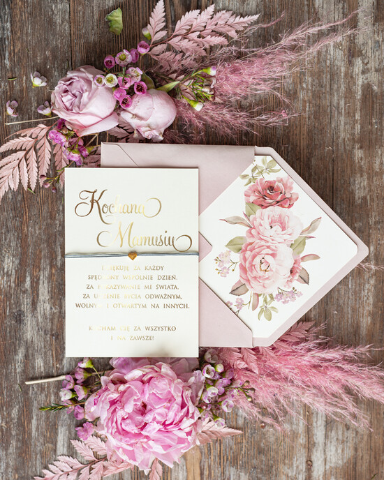 Prezenty dla Mamy biżuteria, pudełka, szkatułki na biżuterie  Pomysł prezent dla Mamy, Kartka z zyczeniami na Dzień Mamy z Bransoletką serce 08/branskartka/DLAMAMY