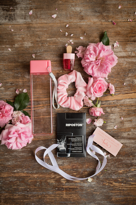 wieczór Panieński zestawy podziekowania na wieczór panieński Zestaw podziękowania za wieczór panieński  Prezent dla dziewczyn na Panieński Butelka i elektrolity 01/zestF/wpan