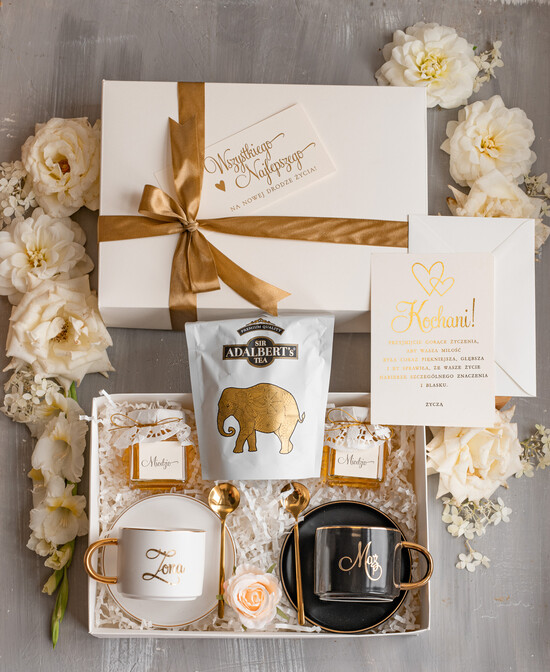 Prezenty dla Młodej Pary  Zestawy z Filiżanką lub Kubkiem Kreatywne pomysły na prezent ślubny dla Młodej Pary, co dać zamiast kwiatów, filiżanki dla Pary młod 01/boxFILn/MPara