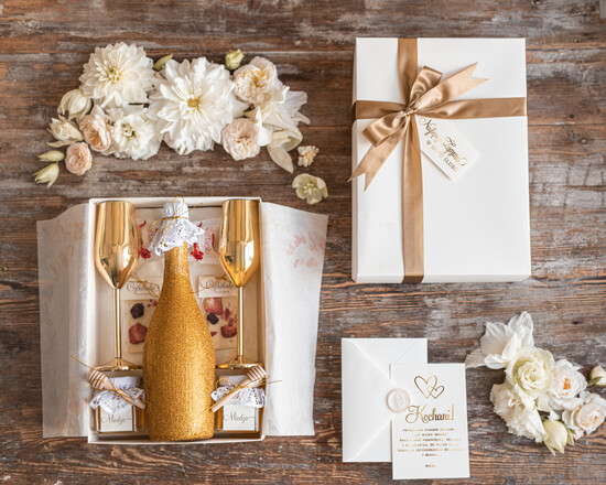  Prezenty dla Młodej Pary  zestawy i akcesoria do wina i drinków prezent z okazji ślubu dla Młodej Pary, Co dać nowożeńcom zamiast kwiatów 11/BOXszamD/ParaMloda