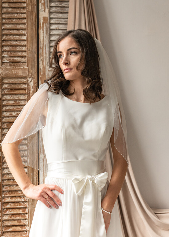 Panna Młoda  Welony welon ślubny wykończony delikatnymi koralikami, welon dla panny młodej wykończony perełkami 02/welK/welon