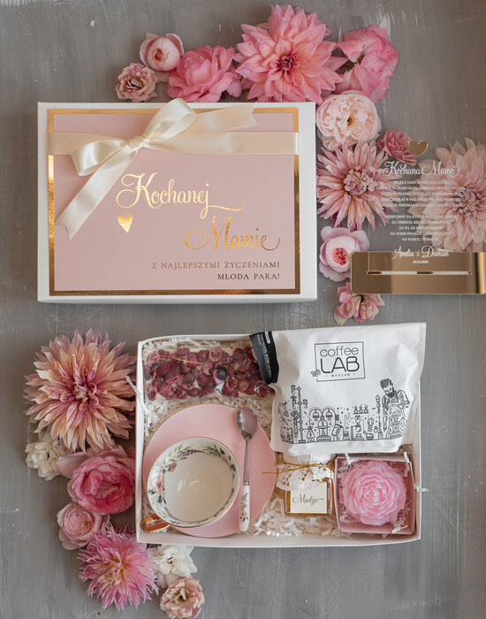Prezenty, Podziękowania dla Mamy  zestawy z kubkiem lub filiżanką   Pomysł na podziękowanie dla Mamy na weselu, fajne pomysły na prezent dla Mamy, ślubne podziękowania  08/boxFn/Mama
