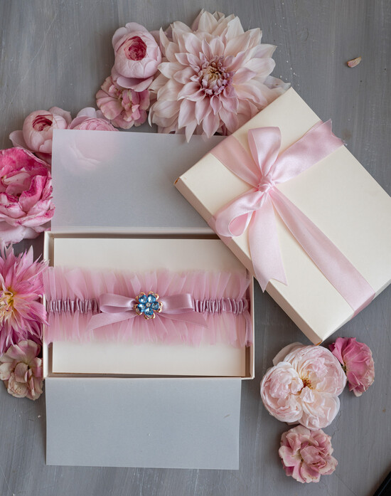 Panna Młoda  podwiązki ślubne podwiązka ślubna tiulowa z różową wstążką, tiulowa podwiązka ślubna dla Panny Młodej, podwiązka dla  35/PDW/PannaMloda