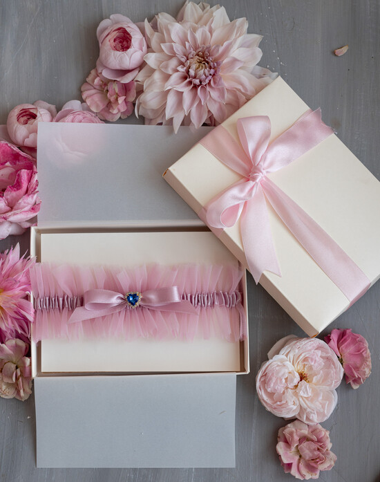 Panna Młoda  podwiązki ślubne Podwiązki dla Panny Młodej podwiązka ślubna tiulowa z różową wstążką, tiulowa podwiązka ślubna dla P 37/PDW/PannaMloda