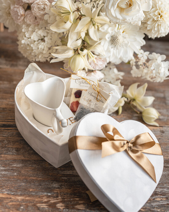 Prezenty dla Panny Młodej  zestawy w ozdobnych pudełkach  Nowocesny Prezent dla Panny Młodej 01/BOXfilserceM/PannaMloda