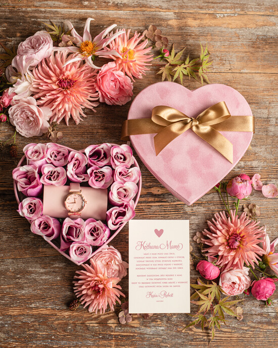 Prezenty, Podziękowania dla Mamy  pudełka na prezenty, słodkości, bransoletki  pomysł na podziękowania dla Mamy, pudełko prezentowe z zegarkiem i kwiatami, pomysł na prezent dla m 03/serceboxM/DLAMAMY