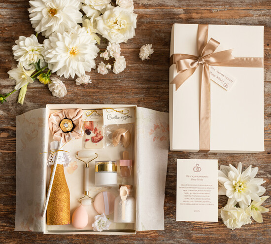 Prezenty dla Panny Młodej  zestaw do wina i drinków  Nowocesny Prezent dla Panny Młodej 06/BOXszamD/PannaMloda