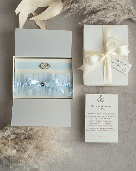Prezenty dla Panny Młodej  podwiązki ślubne  Prezent dla Panny Młodej od Świadkowej, ślubna podwiązka na prezent, niebieska podwiązka dla Panny M 03/PDWpud/PannaMloda