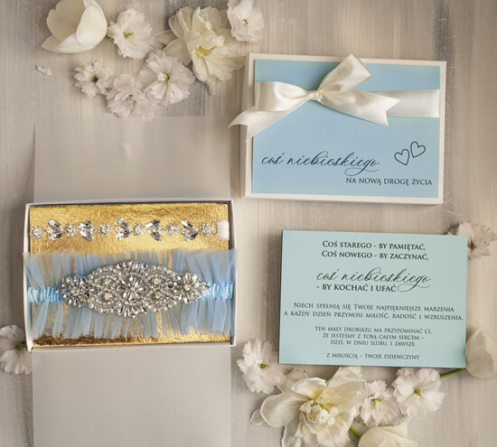 Prezenty dla Panny Młodej  podwiązki ślubne  Prezent dla Panny Młodej od Świadkowej, zestaw prezentowy na panieński, cos niebieskiego podwiązka ś 02/NPDWpuKR/pPPM