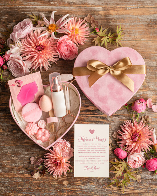 Prezenty, Podziękowania dla Mamy  zestawy kosmetyczne podziękowanie dla Mamy od Pary Młodej, zestaw kosmetyków dla Mamy, podziękowanie dla Mamy na weselu 10/serceboxM/DLAMAMY