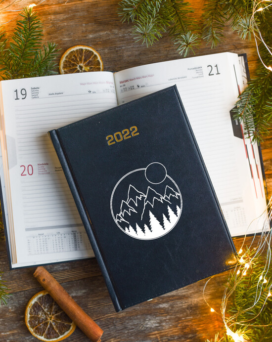 prezenty dla niej kalendarze fajny prezent dla przyjaciółki na święta Terminarz dzienny - Kalendarz z nadrukiem na okladce - Twoj 6/kalendarz/prez