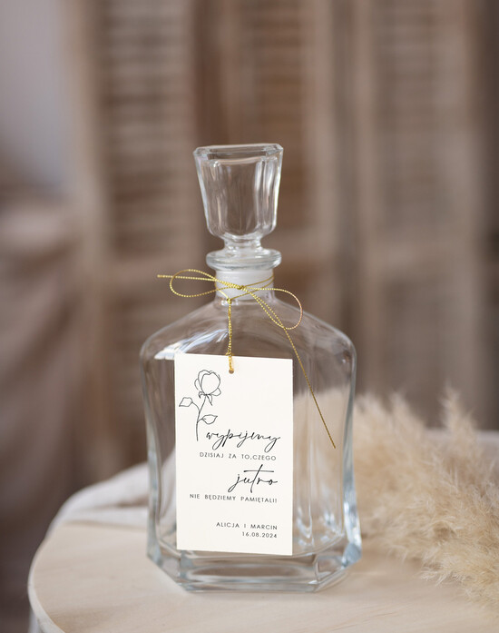 Zawieszki na butelki Nowoczesne prosta forma  Nowoczesne zawieszki na alkohol, proste zawieszki ślubne, etykiety na butelki weselne, zawieszki na  01/nowOW/zw